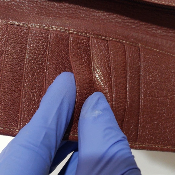 Salvatore Ferragamo Women’s Luxury Wallet | Brown Leather Snap Closure - 7"x3" - Picture 11 of 15